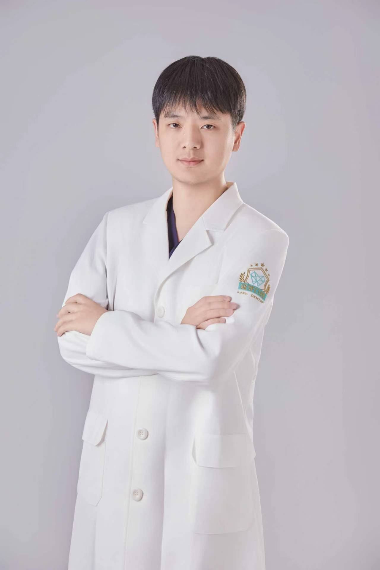李世伟
